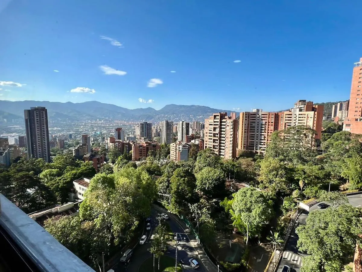 Gran Loft Cerca Al Tesoro Y Al Lleras 121 Apartment Medellin Colombia