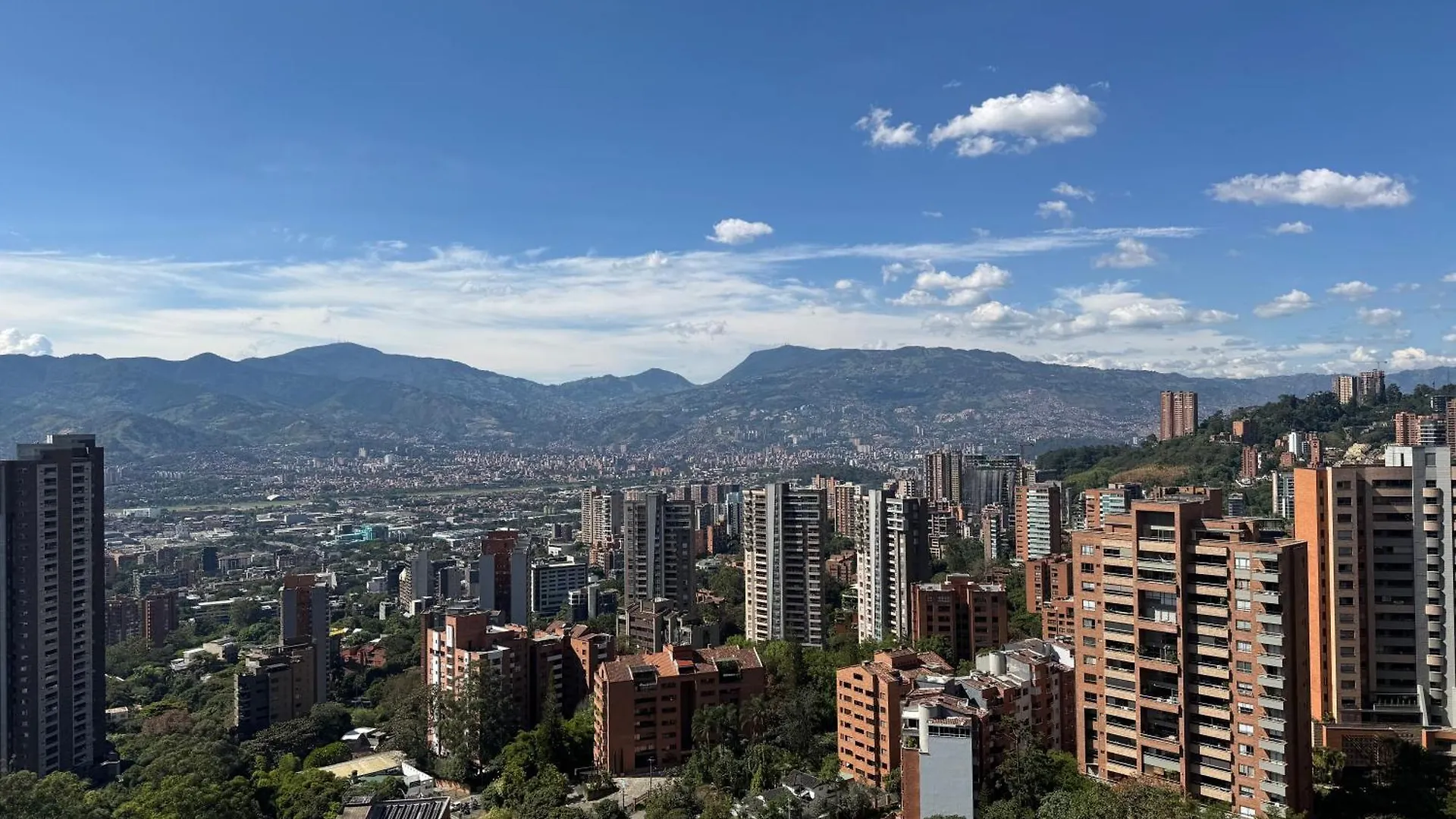 Gran Loft Cerca Al Tesoro Y Al Lleras 121 Apartment Medellin