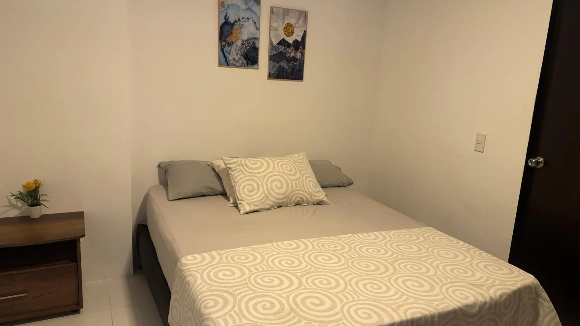 Gran Loft Cerca Al Tesoro Y Al Lleras 121 Apartment Medellin Colombia